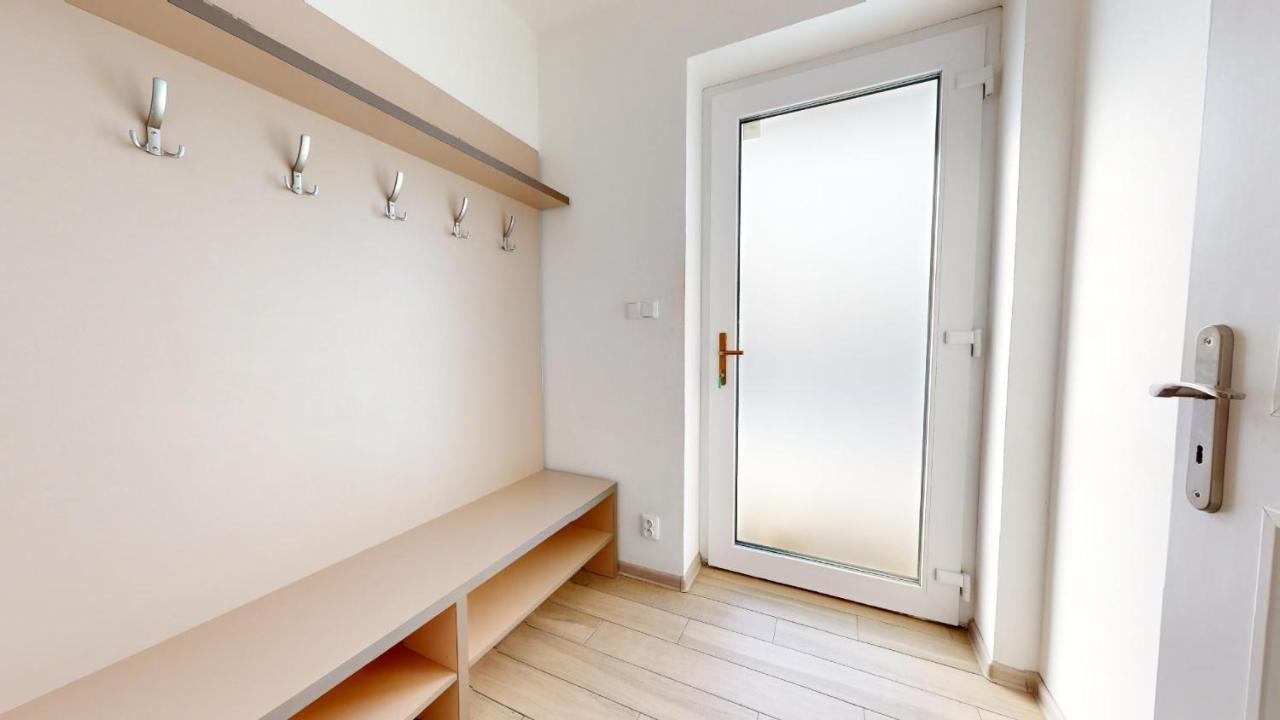 Apartman Dubova Миловице Экстерьер фото