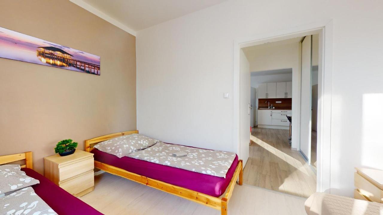 Apartman Dubova Миловице Экстерьер фото